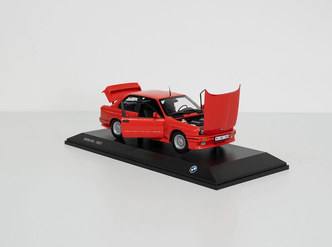 BMW M3 E30 1987 Miniature