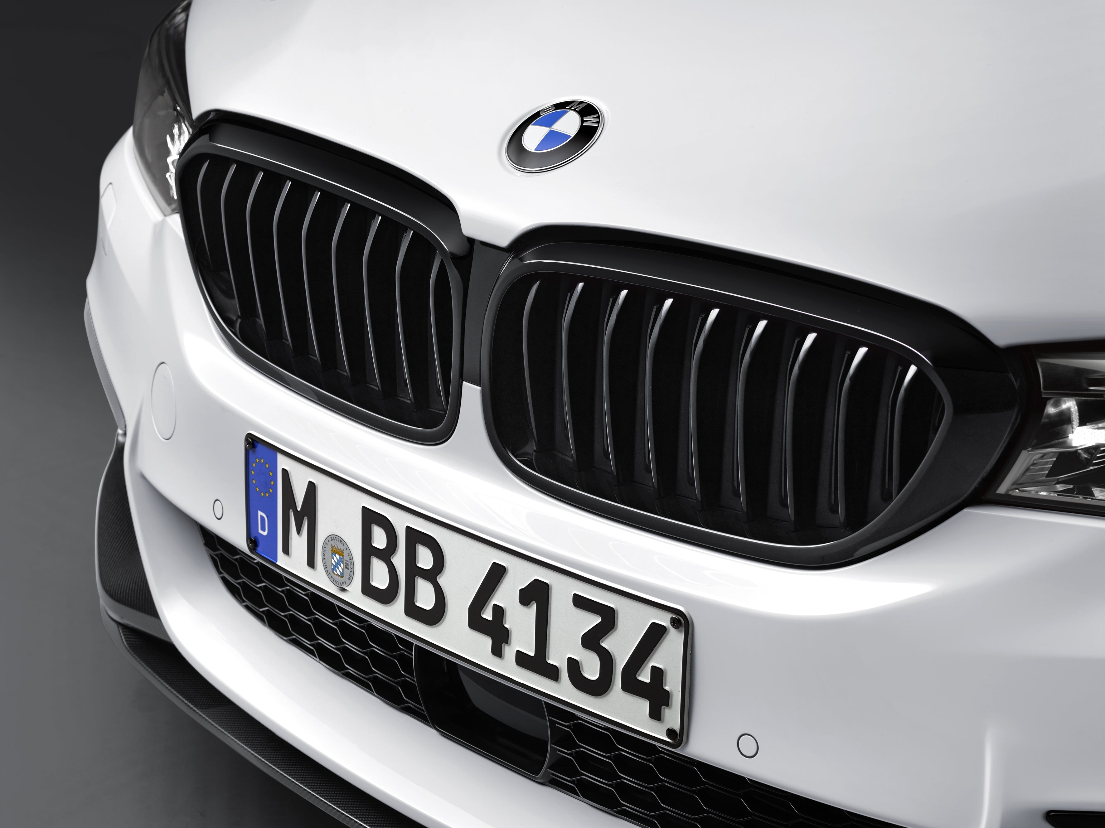 For BMW G30 / G31 Performance front grille, black