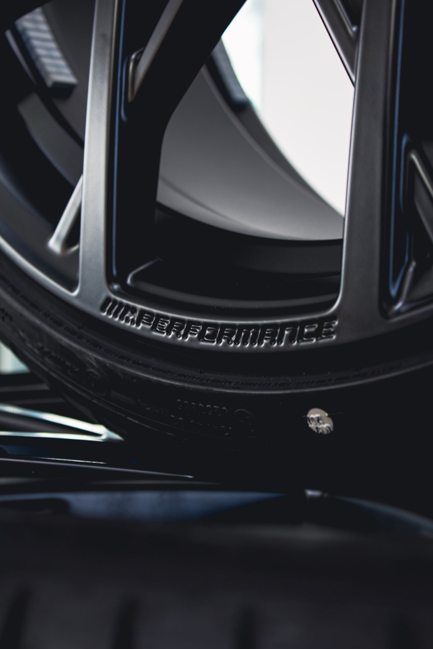 20" 795 M Performance Alloy Wheels and Tyres